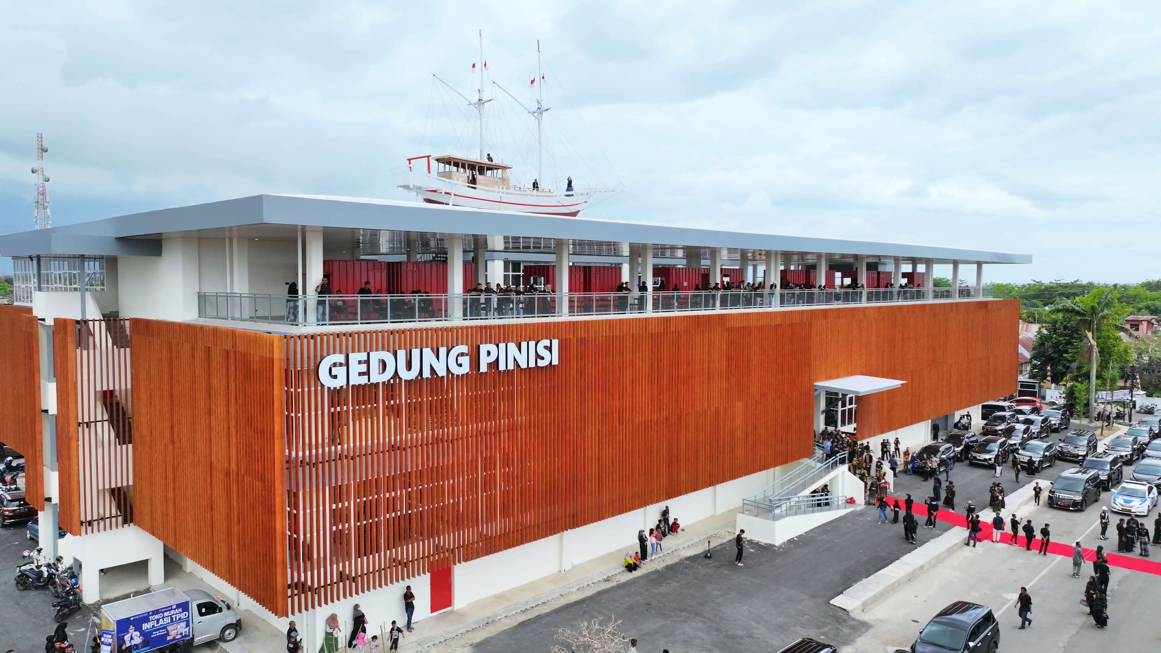 Gedung Pinisi