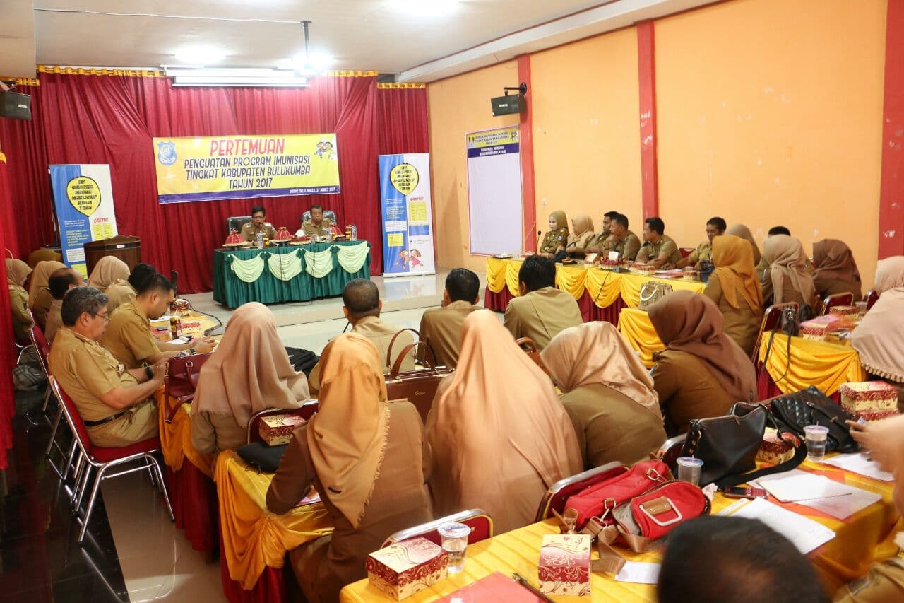 Wabup Tandatangani Komitmen Penguatan Program Imunisasi 2017