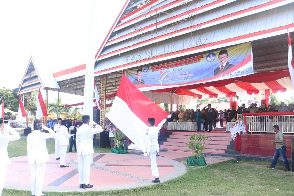 Hardiknas, Sejumlah Penghargaan Diberikan kepada Insan Pendidikan