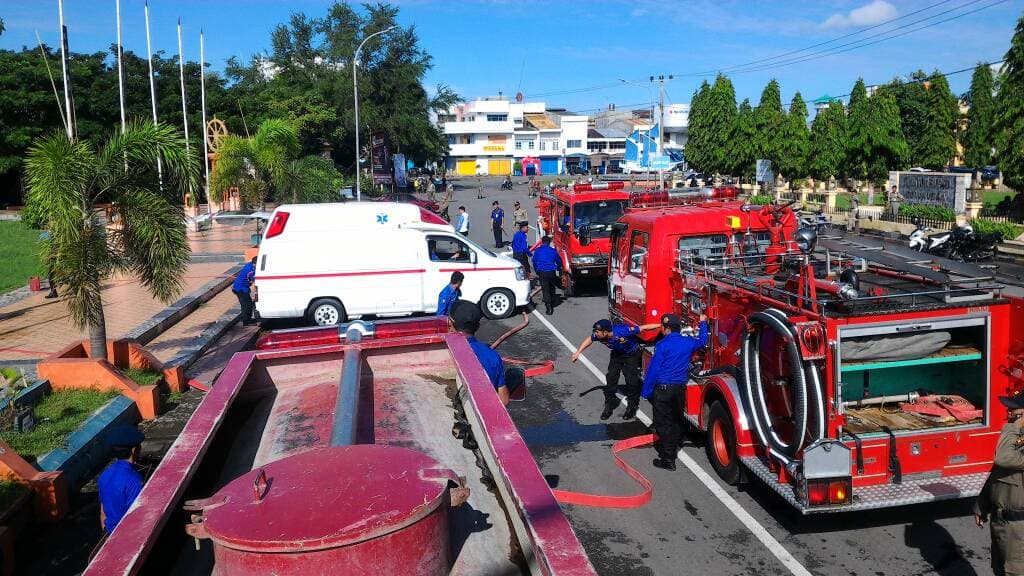 Bantuan Damkar dan Ambulance Disimulasikan