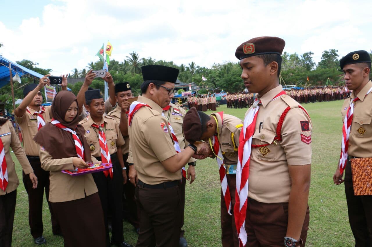 Tomy Satria Buka Perkemahan Pramuka di Manyampa