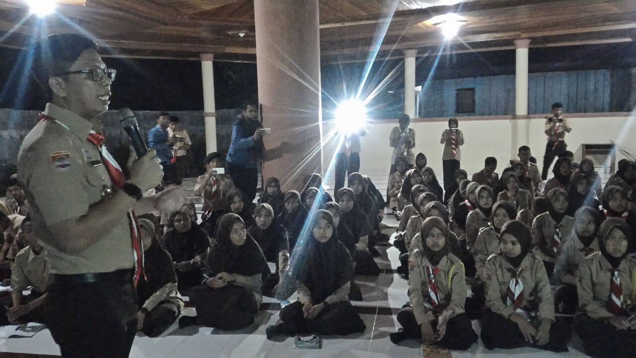 Tomy Ceramah Pendidikan Karakter di Pramuka Pangkalan SMAN 9 Bulukumba