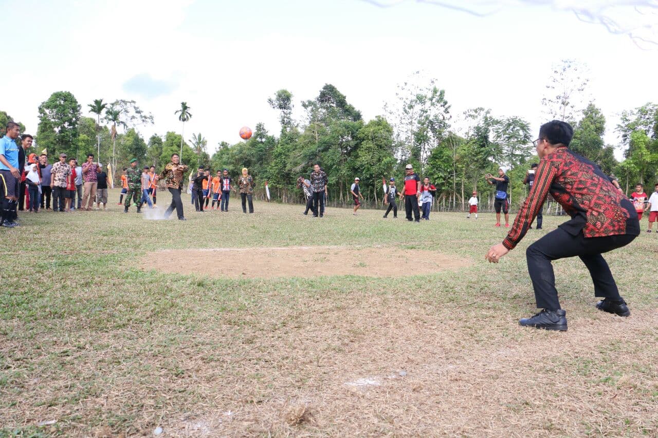 Bupati Buka Turnamen Sepak Bola Tamaona Cup III