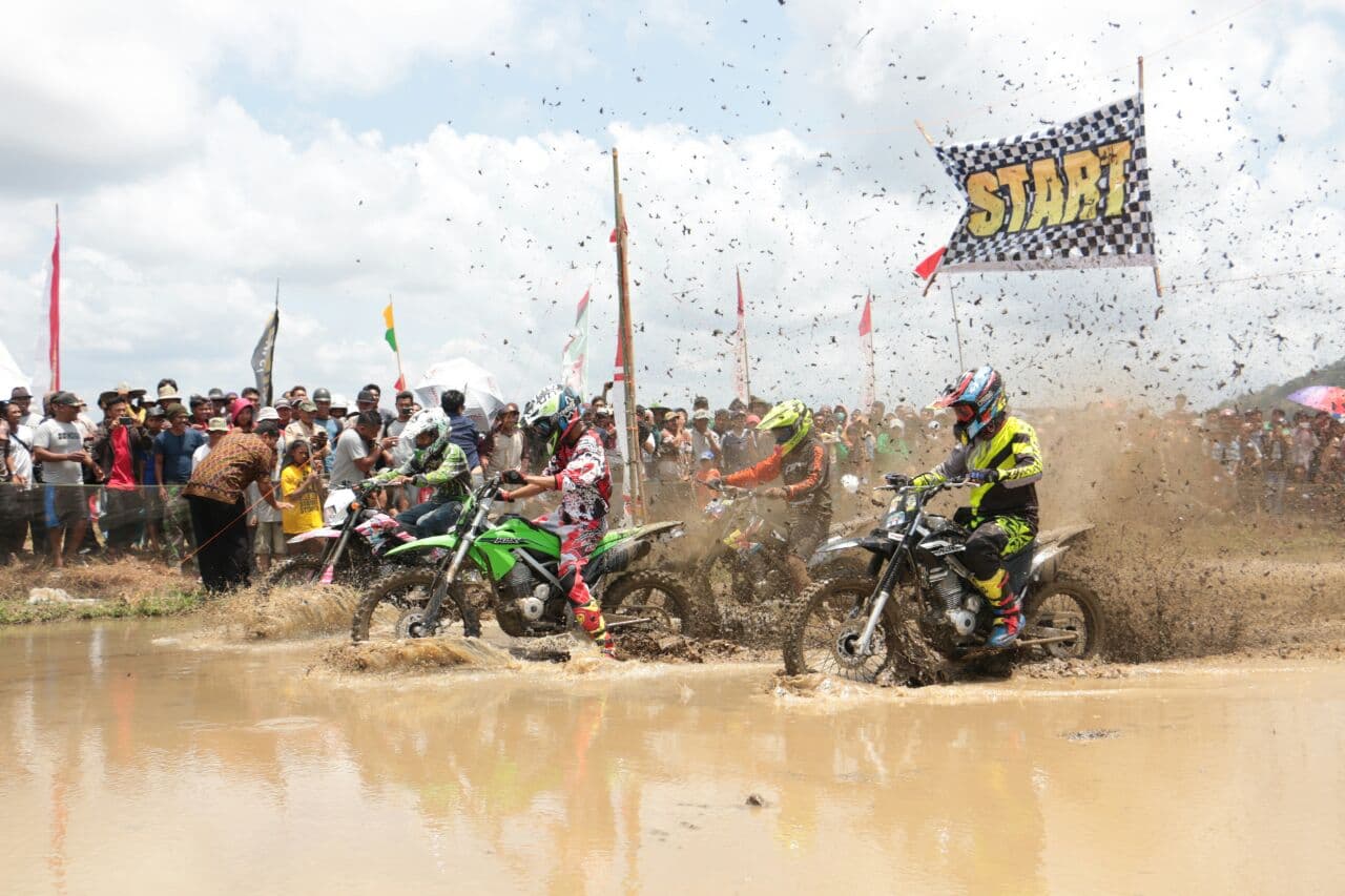 Wabup Tomy Buka Balap Ojek Gabah