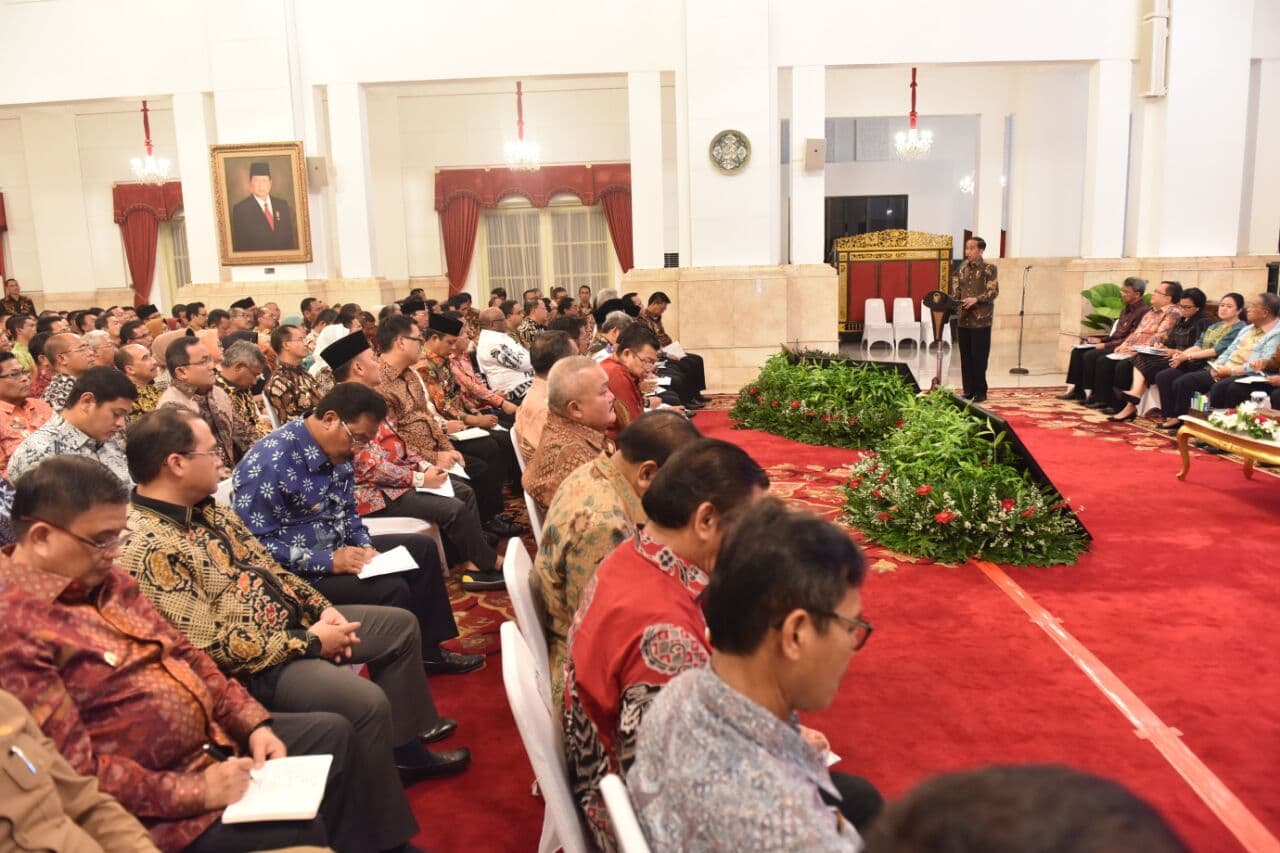Apresiasi Daerah dengan Pertumbuhan Ekonomi Tinggi, Presiden: Hati-Hati Inflasi