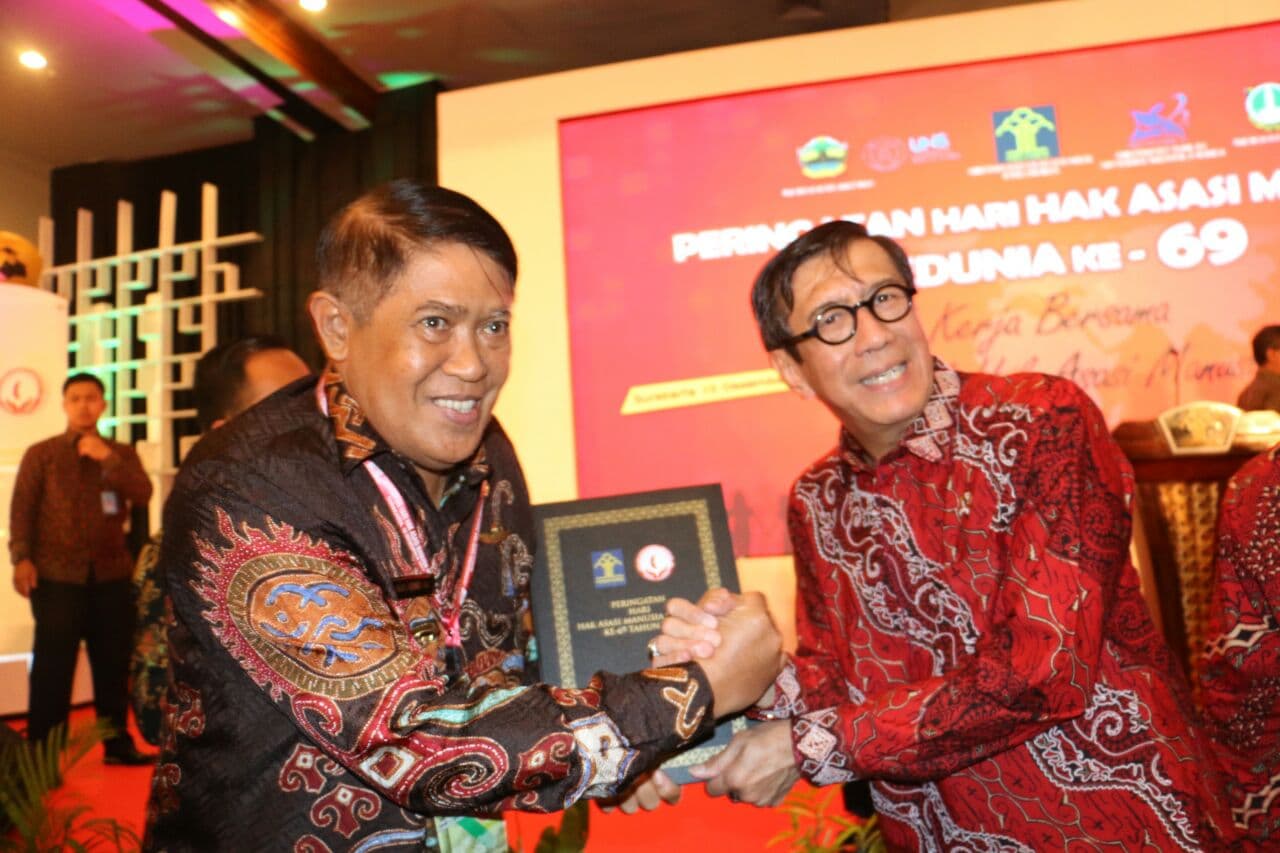 Bupati Bulukumba Terima Penghargaan Peduli HAM dari Kemenkumham