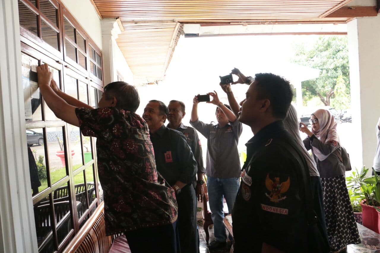 Bupati dan Wabup Dicoklit