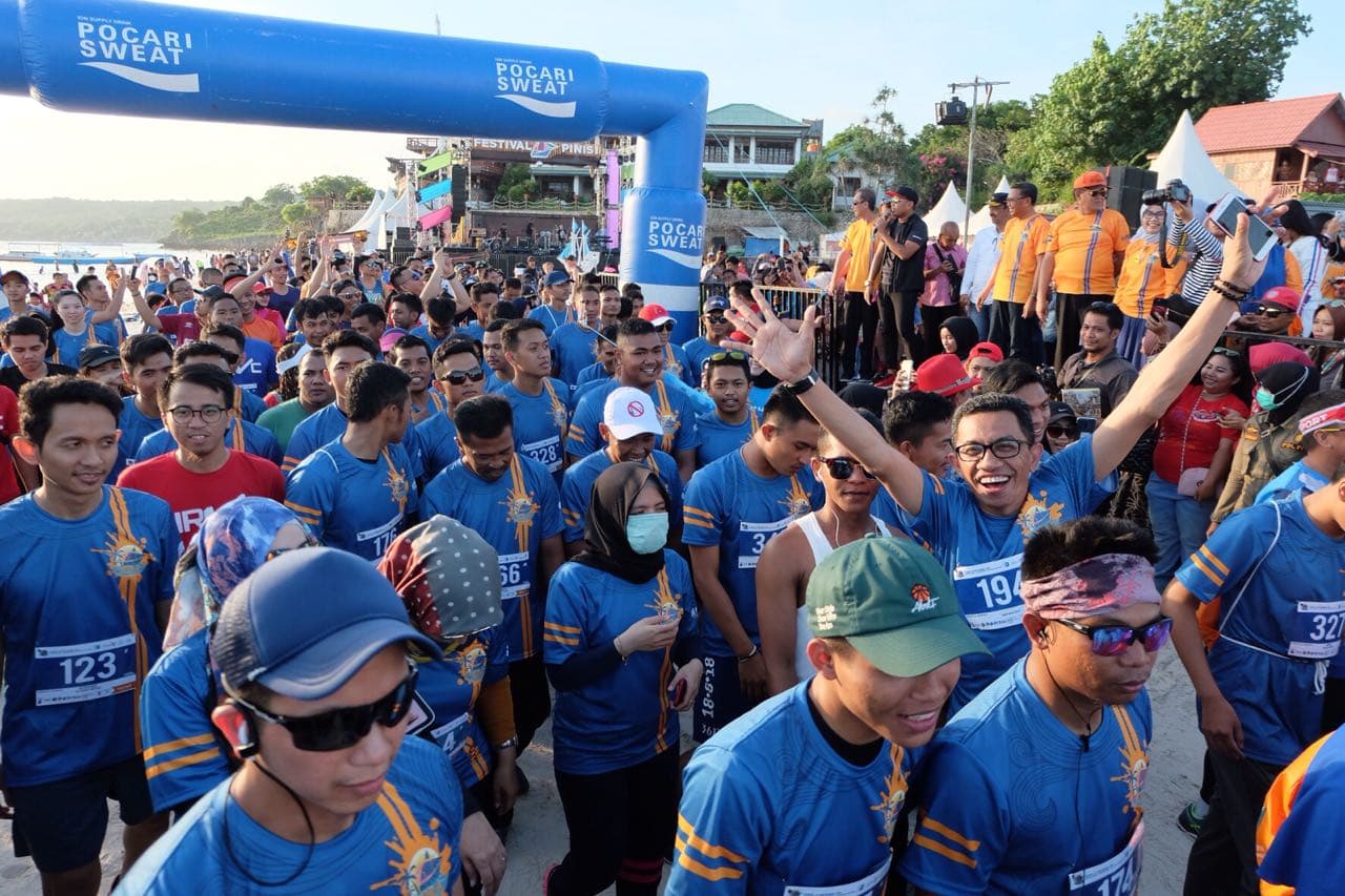 Bira Sunset Run Diikuti 500 Runner, Abraham Samad Ikut Lari