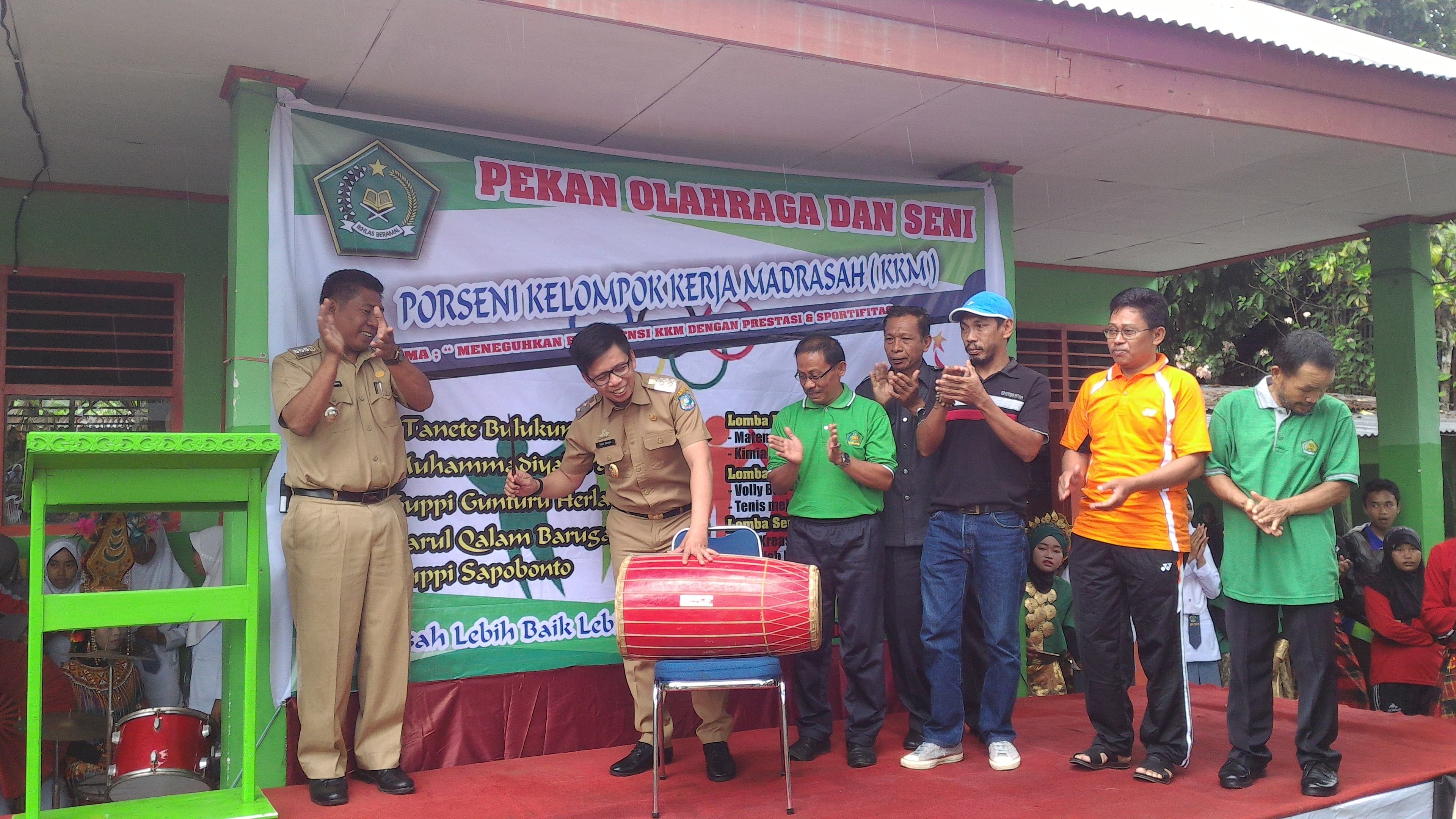 Tomy Satria Buka Porseni KKM