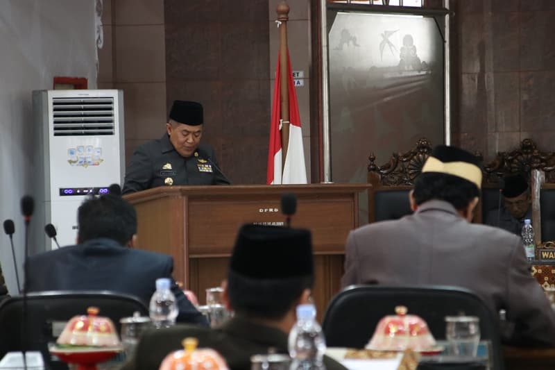 Bupati Serahkan Ranperda Kabupaten Layak Anak Ke DPRD