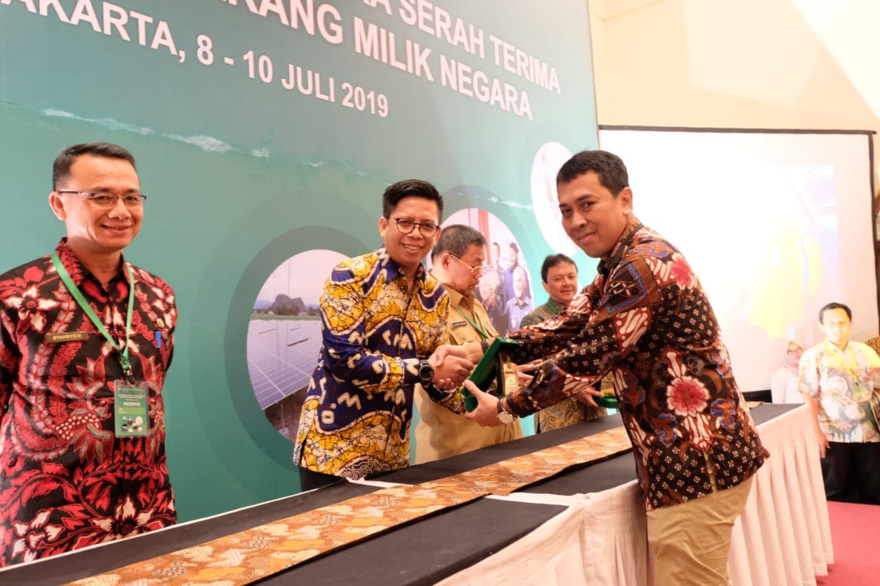Wabup Terima Hibah PJUTS dari Kementerian ESDM