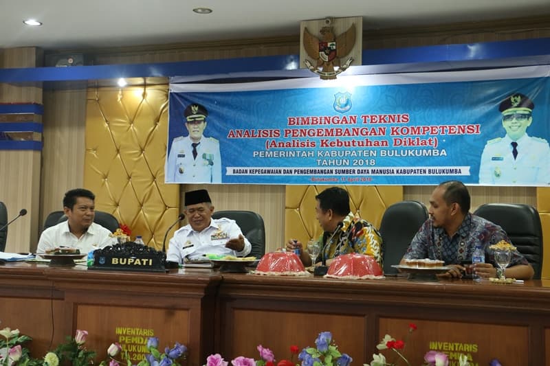 Bupati Buka Bimtek Analisis Pengembangan Kompetensi