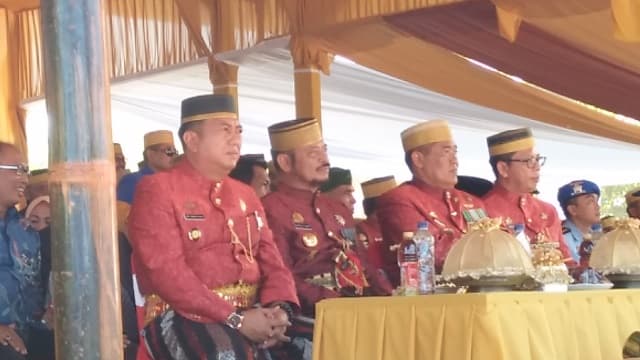 Gubernur Serahkan Bantuan Rp2 Miliar