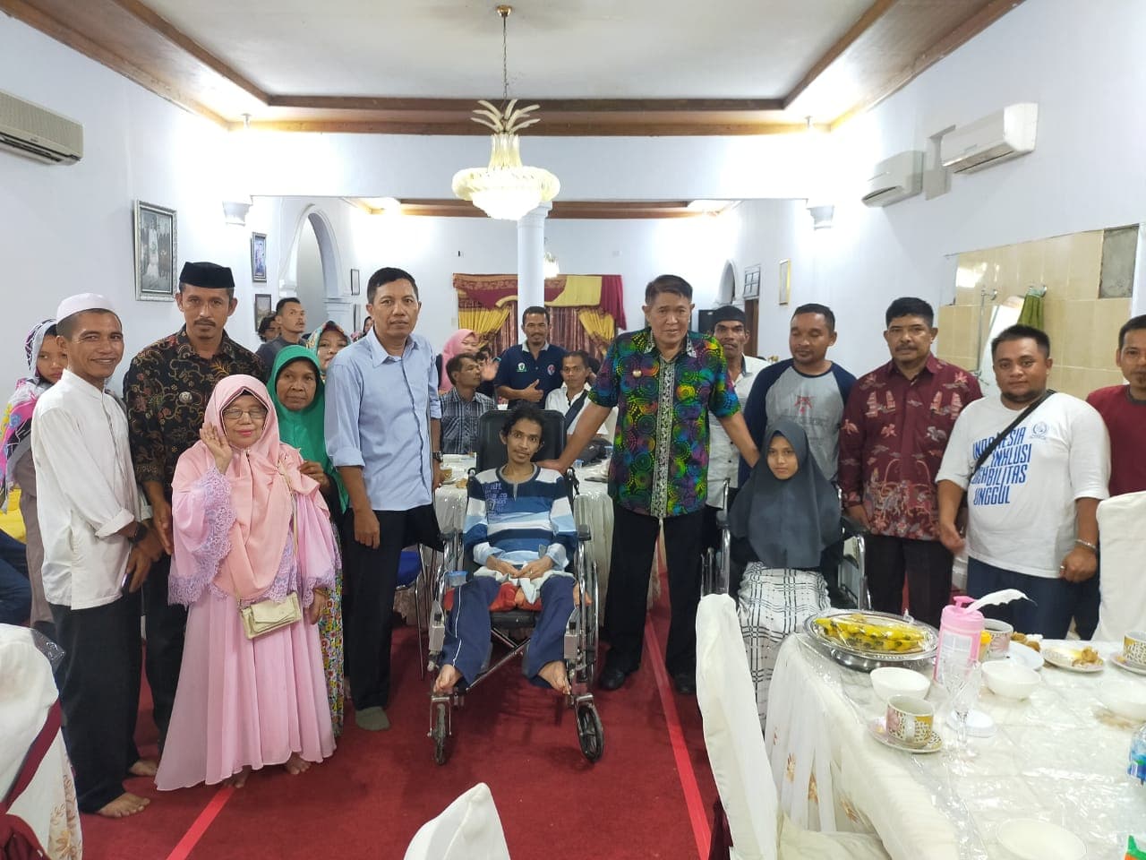 Bupati Jamu Makan Malam Puluhan Penyandang Disabilitas di Rujab