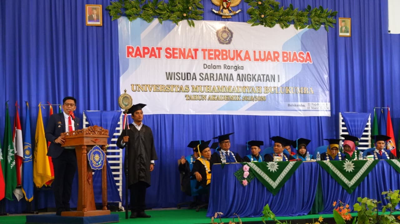 WISUDA PERTAMA UMB, TOMY : ALUMNI INI TIDAK BOLEH KEHILANGAN JATI DIRI