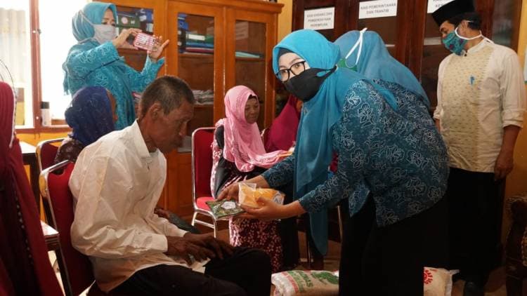 Ketika Seribu Menjadi Lima Belas Ribu Gerakan TP PKK Bulukumba Donasi Masker