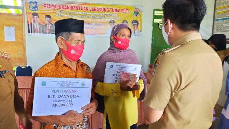 Salurkan BLT Lanjutan Desa Anrang Wabup Tomy : Janganki Kufur Nikmat