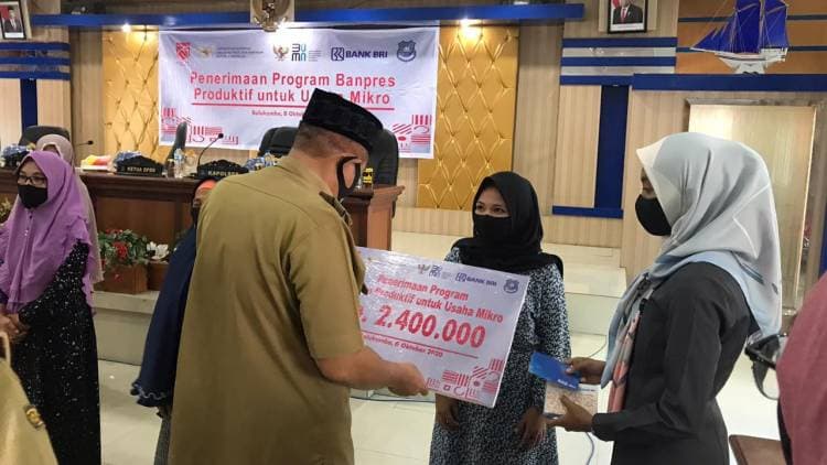Serahkan Banpres Usaha Mikro Bupati Bulukumba: Tidak Ada Kaitan dengan Paslon Pilkada
