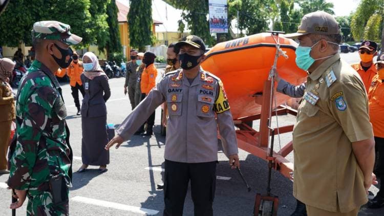 Antisipasi Bencana, Bupati Bulukumba Pimpin Apel Gelar Pasukan dan Kesiapan Peralatan SAR