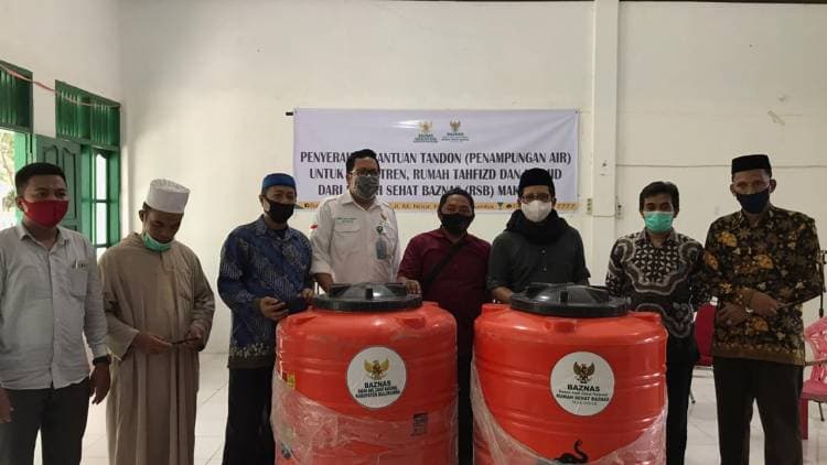 Baznas Bulukumba Bantu Tandon Untuk Pesantren