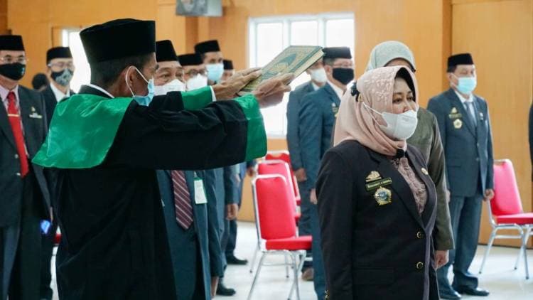 Misbawati Dilantik Sebagai Penjabat Sekda Bulukumba