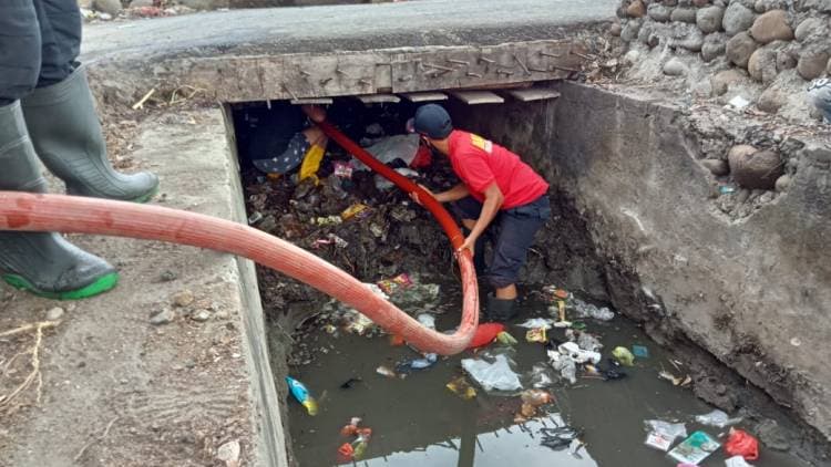 Belum Puas Dengan Aksi Kebersihan Kota A. Utta Tambah Alat Berat