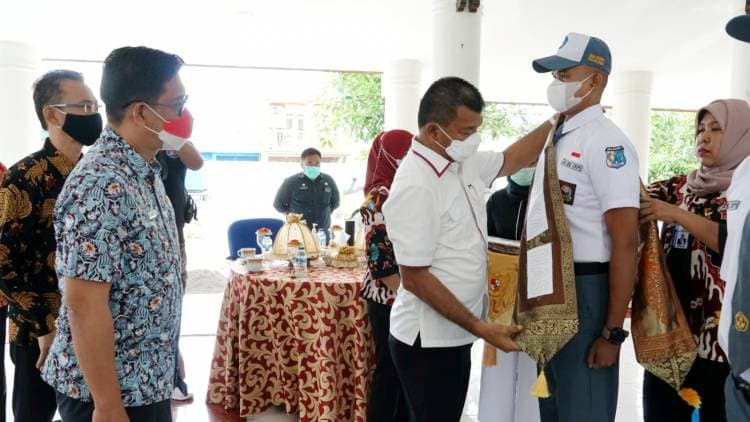 LEPAS CALON PASKIBRAKA TINGKAT PROVINSI DAN NASIONAL, BUPATI ANDI UTTA BERI PESAN AGAR BERSUNGGUH – SUNGGUH DAN TERUS OPTIMIS MERAIH PRESTASI