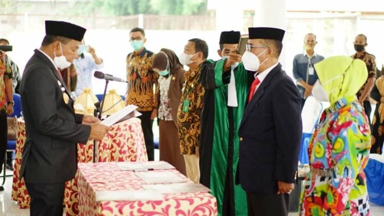 Lantik Direktur PDAM Bulukumba Bupati : Pastikan seluruh karyawan PDAM bekerja sesuai tujuan dan target