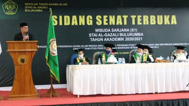 EDY MANAF MOTIVASI WISUDAWAN STAI AL-GAZALI
