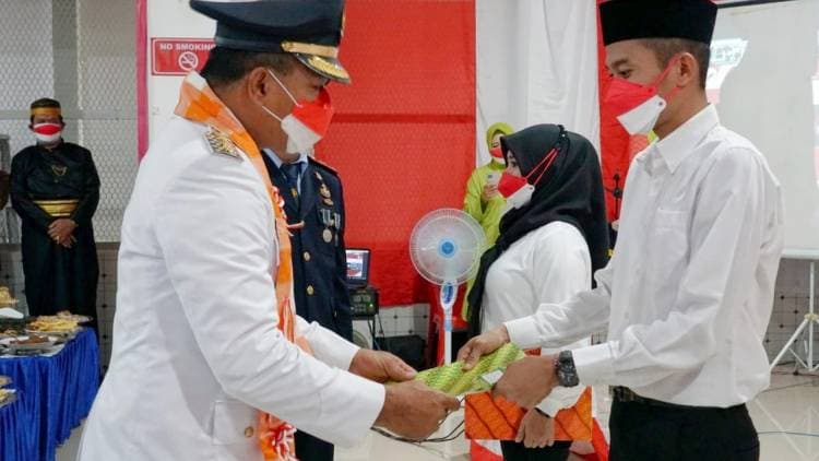 BUPATI BULUKUMBA SERAHKAN REMISI UMUM UNTUK NARAPIDANA DI BULUKUMBA PADA PERAYAAN HUT RI KE-76