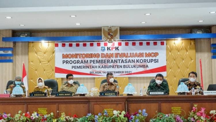 UPAYA CEGAH  KORUPSI, PEMKAB-KPK LAKUKAN EVALUASI MCP