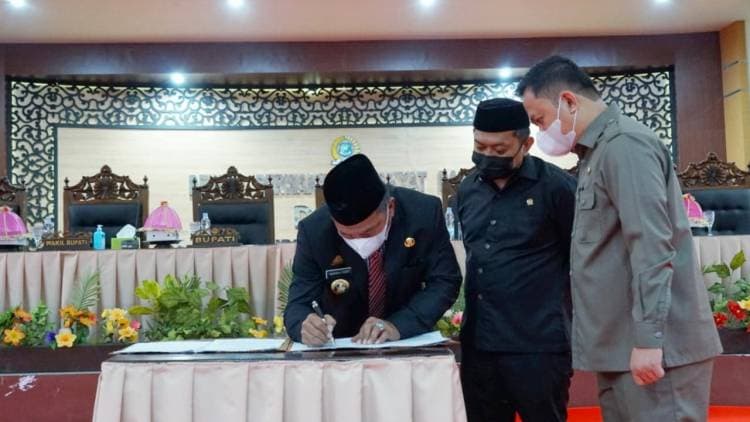 BUPATI DAN KETUA DPRD BULUKUMBA TANDATANGANI NOTA KESEPAKATAN KUA-PPAS ABPDP 2021