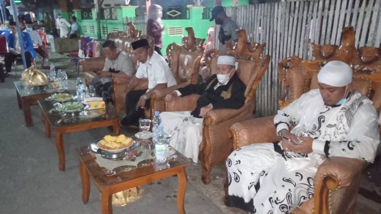 Ketua MUI Puji A. Utta di depan ratusan Jamaah