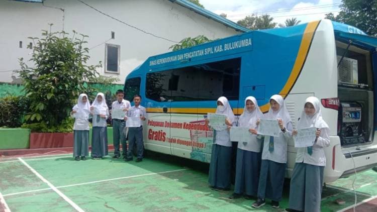 Dinas Dukcapil Bulukumba Goes To Madrasah, Siswa MAN 1 Antusias
