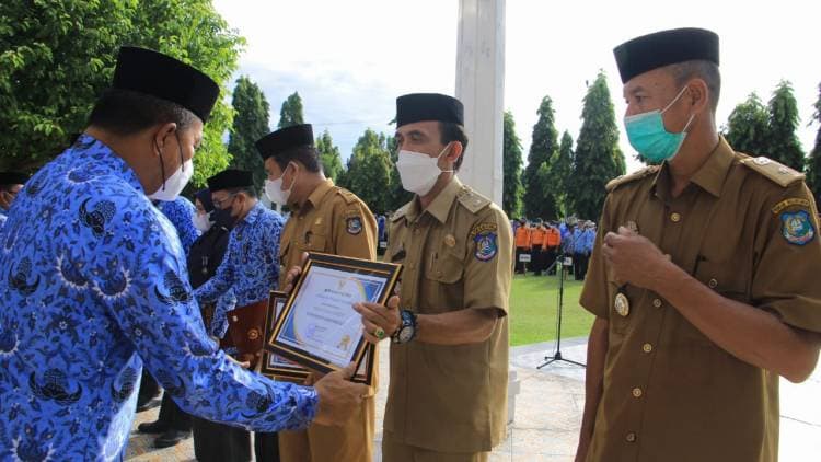 Tiga Desa Terima Penghargaan Tercepat dalam Penyelesaian RKPDes 2022