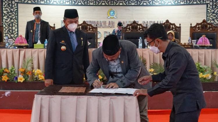 Pemkab-DPRD Tandatangani Persetujuan Bersama APBD