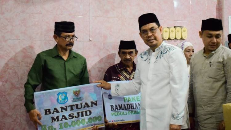 Safari Ramadan di Bontotiro Edy Manaf : Cita-cita Bupati Tulus Memajukan Bulukumba