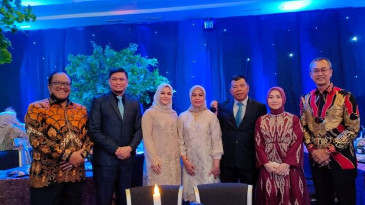 Andi Utta Hadiri Resepsi Pernikahan Putri Danny Pomanto