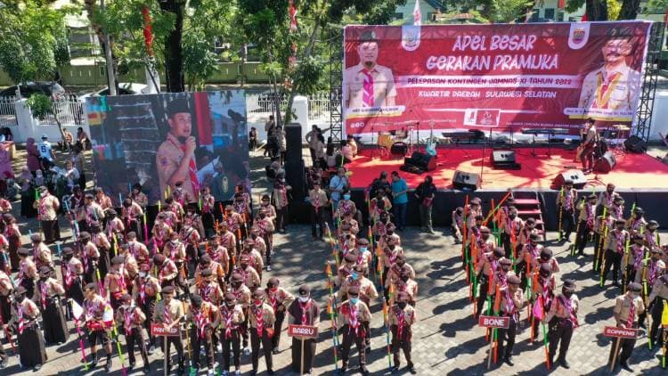 Wabup Edy Manaf Terima Pancawarsa di Acara Pelepasan Jambore Nasional