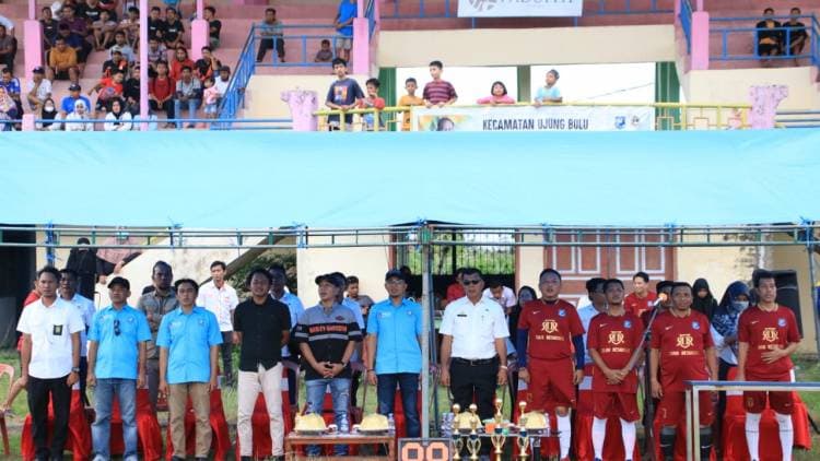 Pembukaan Bupati Cup Tingkat Ujung Bulu Diwarnai Eksibisi, DPRD Menang Tipis