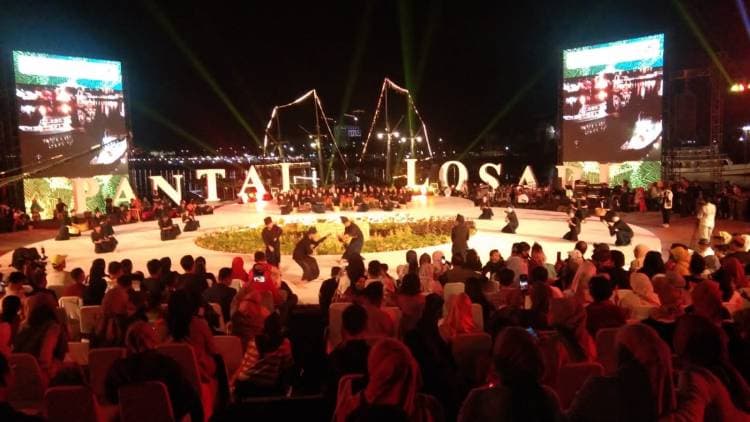 Saat Tari Budaya Kajang Tampil Memukau di F8 Makassar