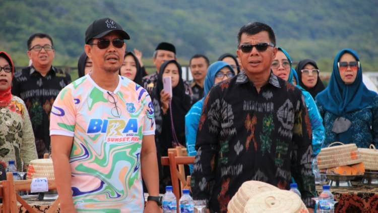 Ketua Dekranasda Bulukumba Herfida Attas Lantik Jajaran Pengurusnya