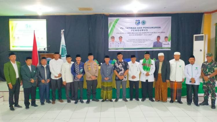 K.H. Tjamiruddin Kembali Dilantik Sebagai Ketua MUI Bulukumba, Sekretarisnya Doktor Muda Bulukumba