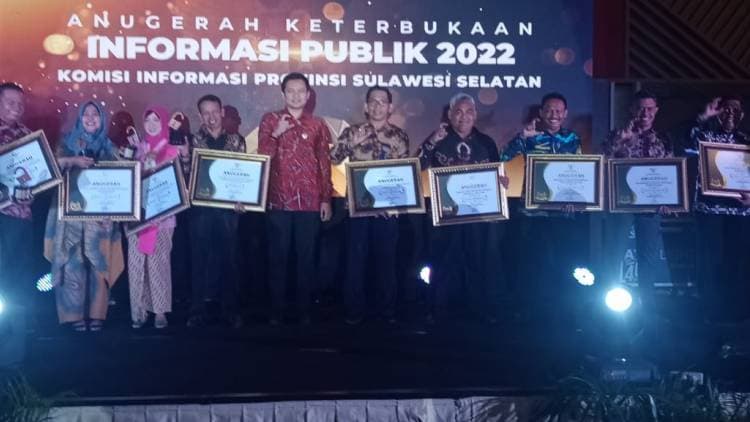 Desa Bira Raih Penghargaan Keterbukaan Informasi