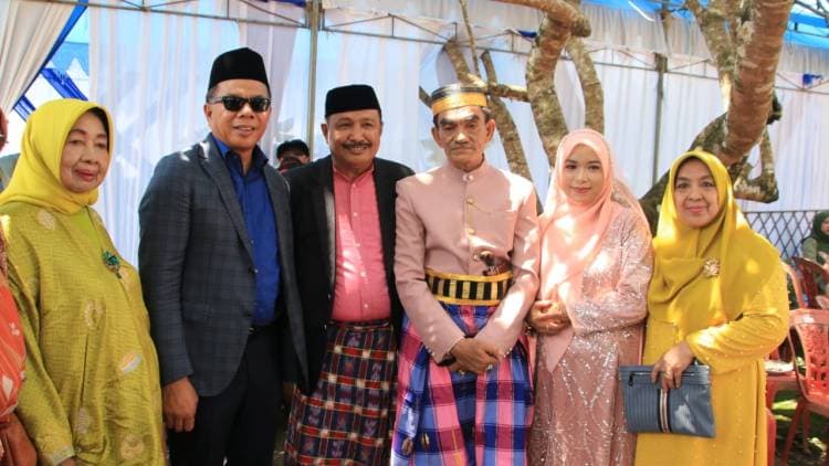 Bupati Bulukumba dan Ketua DPRD Jadi Saksi Pernikahan Syarifuddin