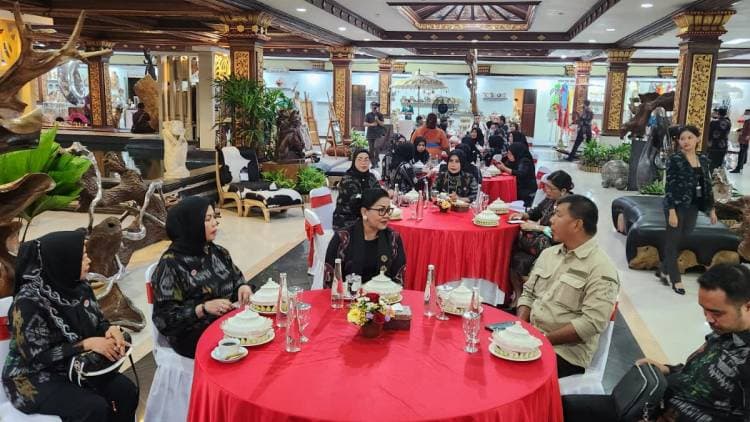 Hadiri Pameran IKM Bali Bangkit, Bupati Bulukumba Bawa Istri-istri Kades Belajar Pengembangan Desa Wisata dan UMKM