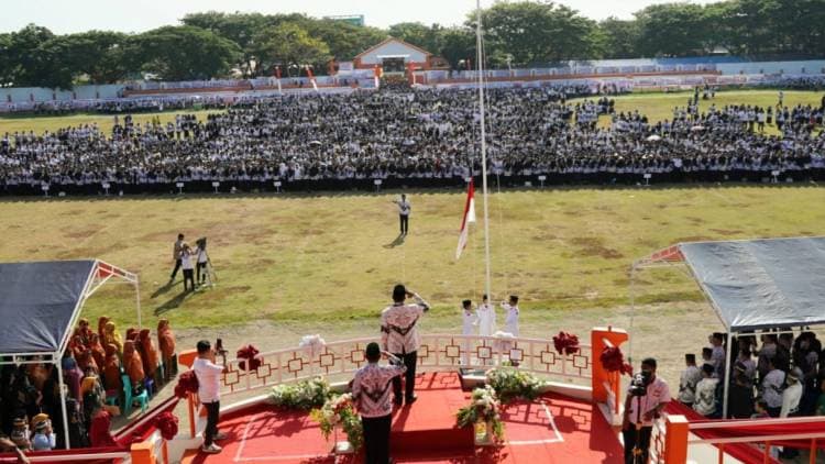 Spesial HUT ke-77 PGRI, 9 Ribu Guru Tumpah di Stadion Mini Bulukumba