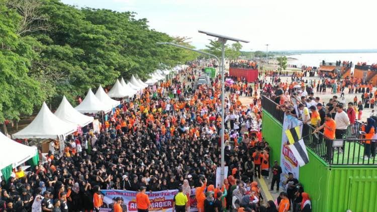 Didampingi Bupati dan Wakil Bupati, Gubernur Andi Sudirman Lepas 12 Ribu Peserta Anti Mager di Bulukumba