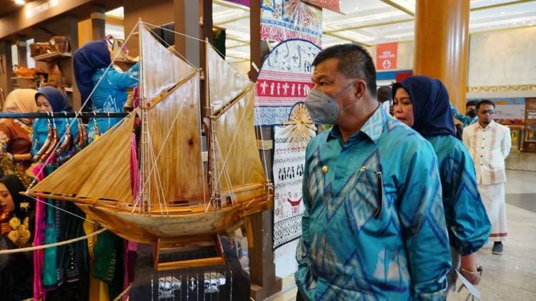 Inacraft 2023, Tenun Kajang dan Pinisi Bulukumba Terpajang Stand Utama Sulawesi Selatan