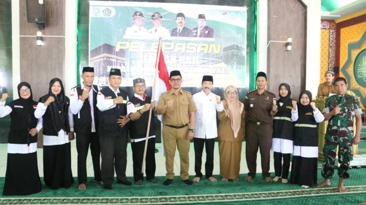 Wabup Edy Manaf Lepas 403 Jemaah Calon Haji Bulukumba